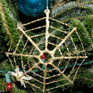 Паучки и рождественская елка