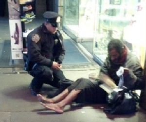 Милосердие полицейского из Нью-Йорка
